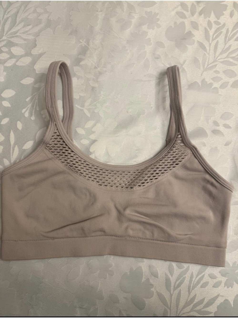 Victoria’s Secret VSX Seamless tan sports bra size Large EUC - Picture 2 of 5